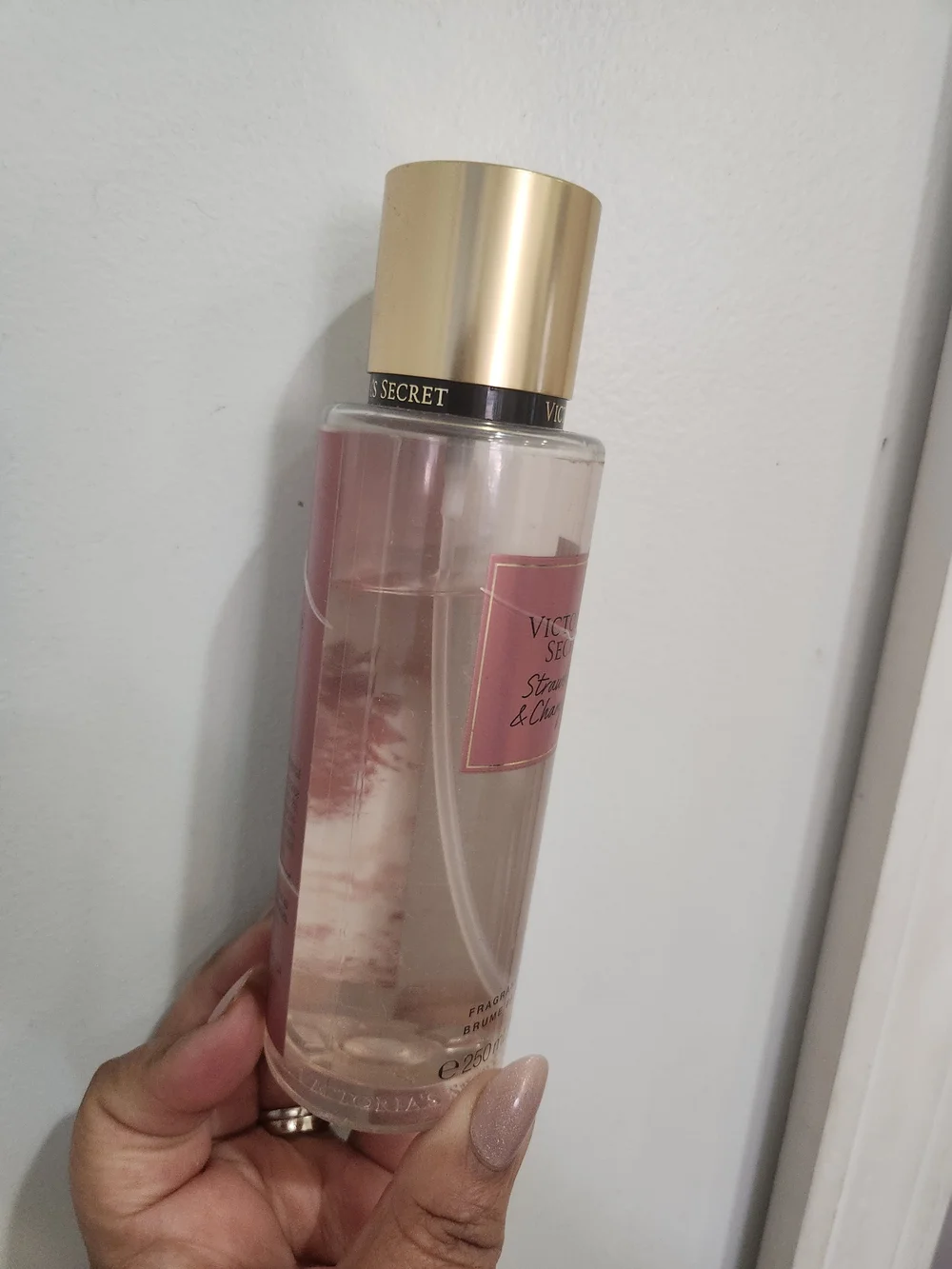 Victoria's Secret Strawberry & Champagne Fragrance Mist - Picture 2 of 5